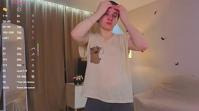 DonnaBurkee online show from November 28, 2025, 4:04 am