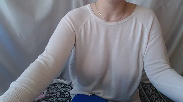 Burberrry  online show from April 22, 2026, 7:55 am