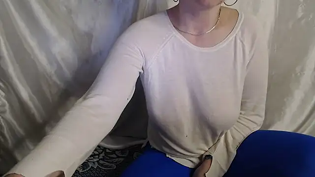 Burberrry  online show from April 22, 2026, 7:59 pm