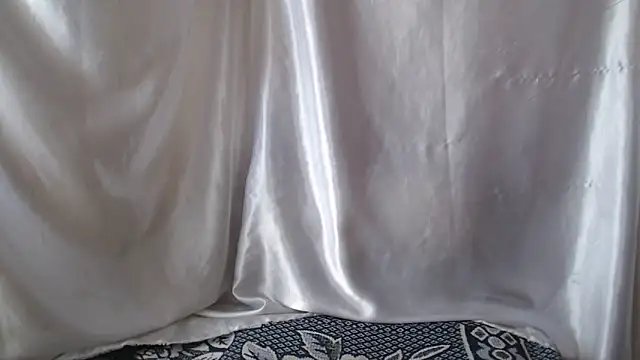 Burberrry  online show from April 23, 2026, 12:51 pm