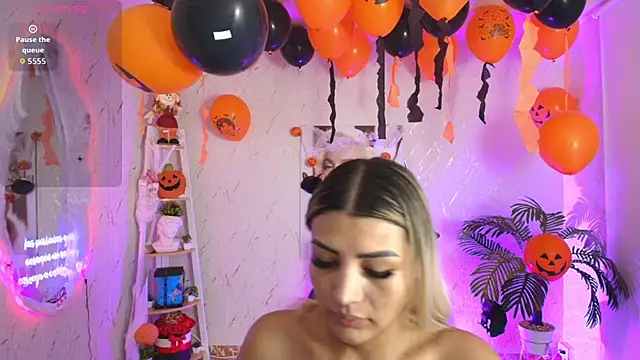 SALOOMEE   online show from October 18, 2025, 9:21 am