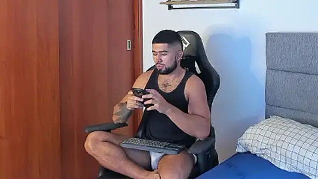 ethaanjones online show from November 23, 2025, 12:49 pm