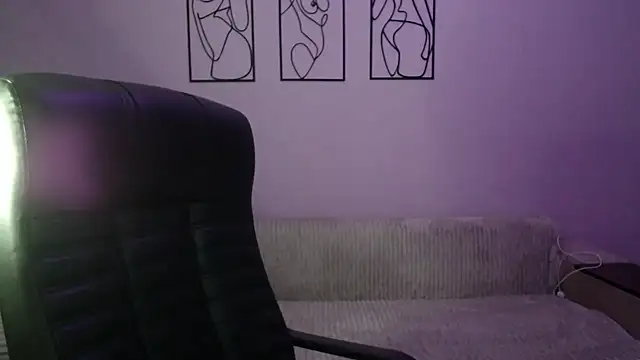 brindlefly6969 online show from February 13, 2026, 12:56 pm