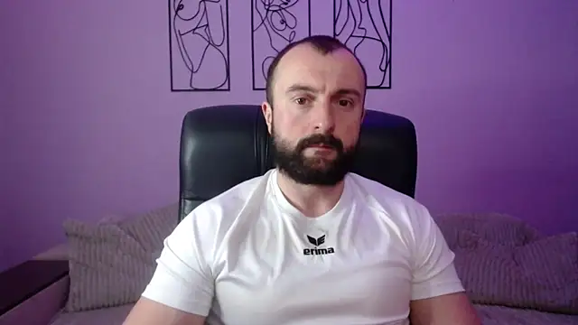 brindlefly6969 online show from April 17, 2026, 10:29 am