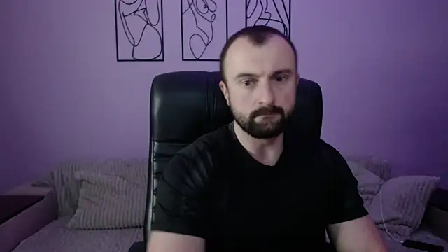 brindlefly6969 online show from April 21, 2026, 10:43 am