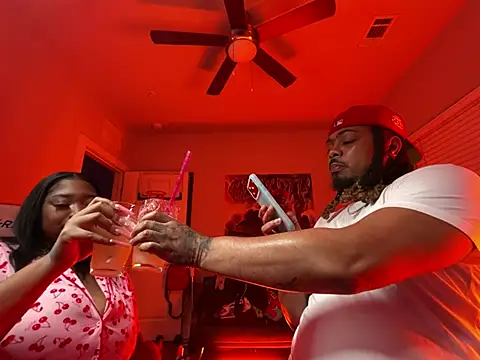 4EVAGLACIERS online show from March 9, 2026, 12:58 am