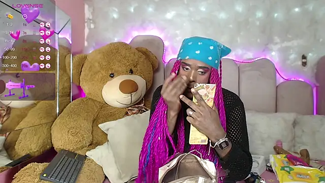 puca ebony online show from February 6, 2025, 10:43 pm