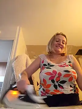 lady charlyne online show from December 9, 2024, 2:06 pm