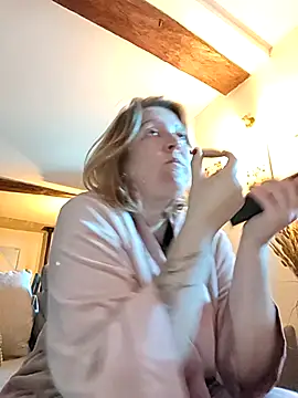 lady charlyne online show from September 9, 2025, 6:24 am