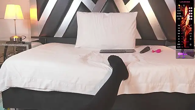 Sofia Cooper  online show from February 27, 2025, 7:47 pm