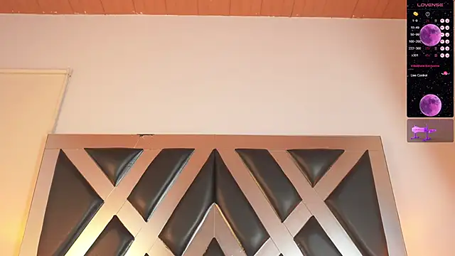 Sofia Cooper  online show from November 3, 2025, 7:48 pm