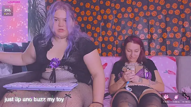 Freakcute  online show from October 23, 2025, 2:27 pm