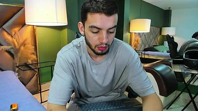 Michael magno online show from September 21, 2025, 7:59 pm