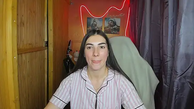 Fiery Brunette  online show from February 18, 2025, 9:43 am