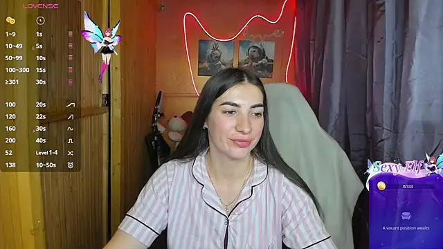 Fiery Brunette  online show from February 19, 2025, 5:38 am