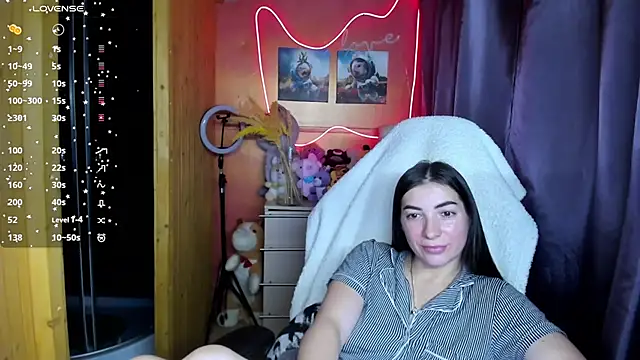 Fiery Brunette  online show from November 19, 2025, 6:30 pm