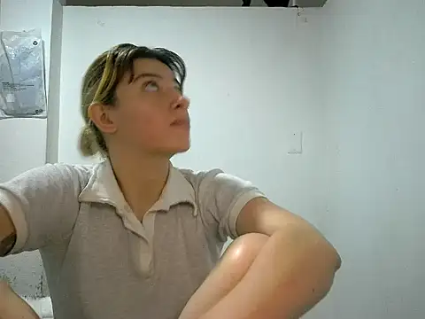 Snapshot of Mia_foster1 chatting on May 21, 2026, 2:07 am Mia foster1 online show from May 21, 2026, 2:07 am