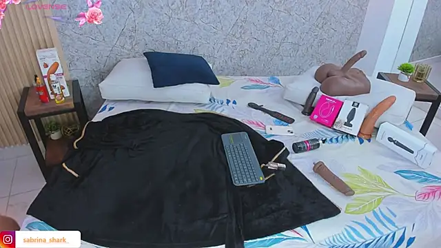 sabrina shark  online show from November 24, 2025, 2:33 am