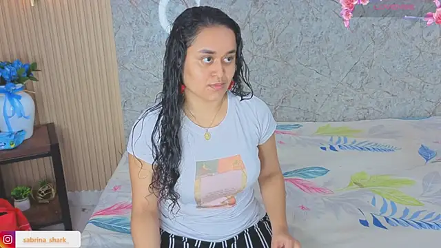 sabrina shark  online show from December 19, 2025, 1:34 am