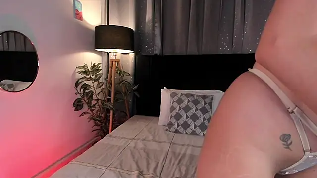 Lauren-Rosse online show from February 1, 2025, 8:37 pm