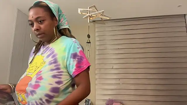 ChocolateCakeQueen online show from February 8, 2025, 8:52 am