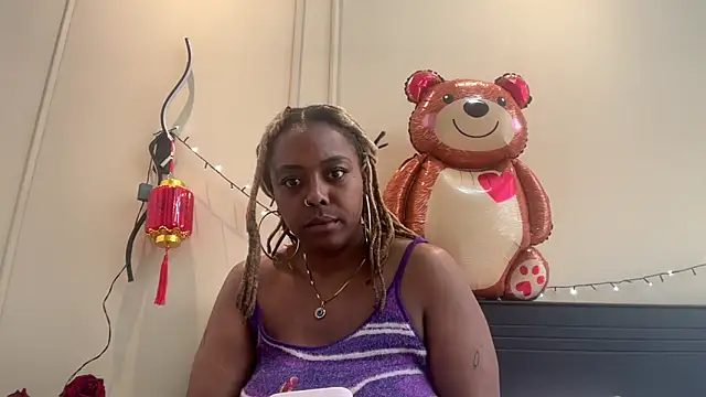 ChocolateCakeQueen online show from February 14, 2025, 9:10 pm