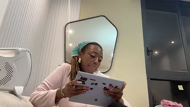 ChocolateCakeQueen online show from February 19, 2025, 12:25 am