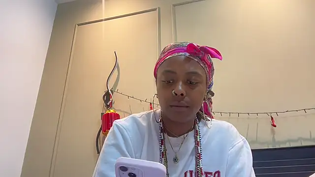 ChocolateCakeQueen online show from March 2, 2025, 11:42 pm