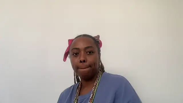 ChocolateCakeQueen online show from November 17, 2025, 8:03 pm