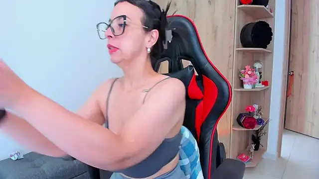  amanda seyfried19 online show from March 28, 2026, 5:45 pm