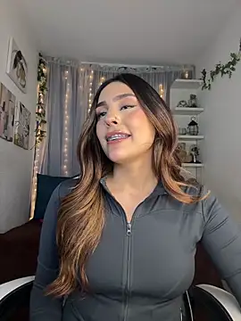 Snapshot of HazzelGray chatting on January 31, 2026, 7:11 pm HazzelGray online show from January 31, 2026, 7:11 pm