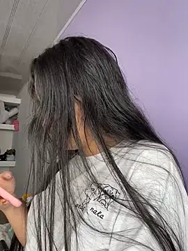 hannahb-e online show from January 17, 2025, 5:19 pm