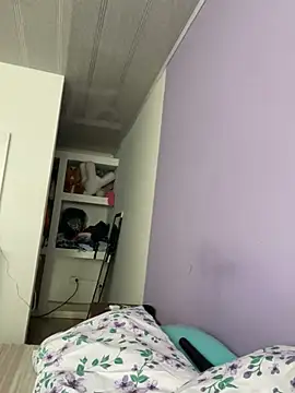 hannahb-e online show from January 31, 2025, 6:47 pm