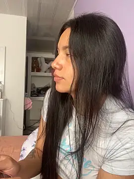 hannahb-e online show from February 4, 2025, 6:27 pm