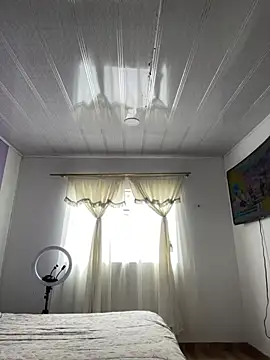 hannahb-e online show from February 12, 2025, 3:49 pm