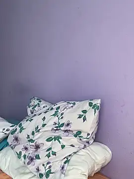 hannahb-e online show from March 8, 2025, 2:19 pm