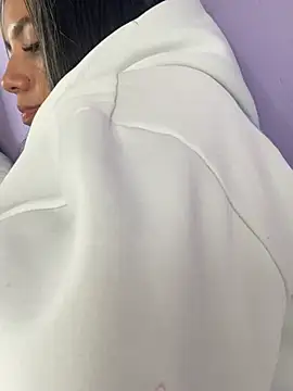 hannahb-e online show from March 20, 2025, 9:02 pm