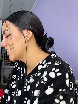 hannahb-e online show from April 19, 2026, 6:10 pm