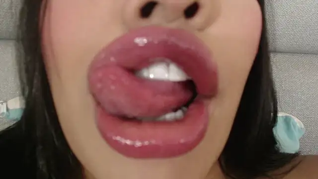 emily brontee  online show from March 11, 2025, 4:18 pm