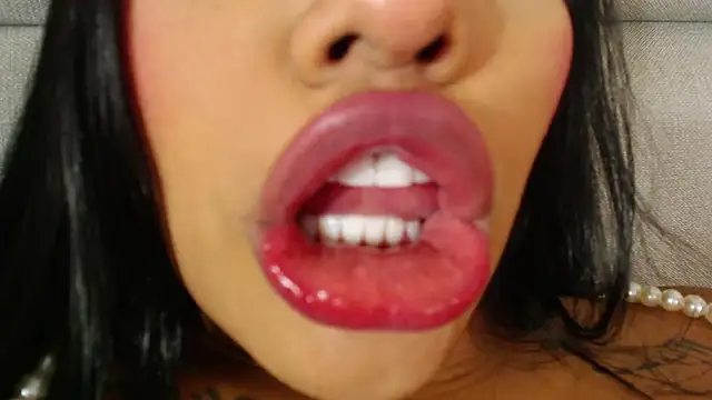 emily brontee  online show from March 18, 2025, 4:26 pm