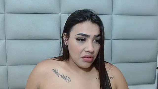 emily brontee  online show from September 17, 2025, 12:51 pm