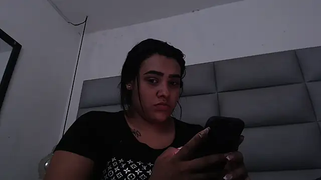 emily brontee  online show from September 25, 2025, 3:49 pm