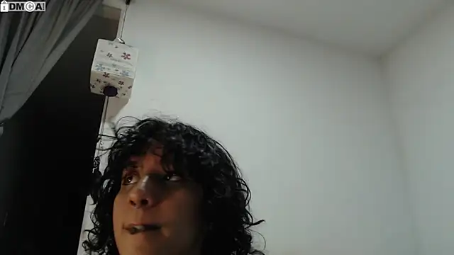 AlinaWoolf  online show from September 15, 2025, 3:06 am