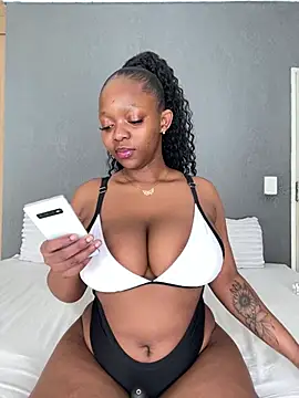 Snapshot of Jazmine-Blue chatting on July 17, 2026, 9:49 am Jazmine-Blue online show from July 17, 2026, 9:49 am