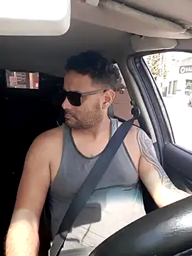 hecwil8 online show from September 29, 2025, 4:56 pm