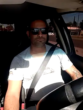 hecwil8 online show from November 18, 2025, 11:58 am