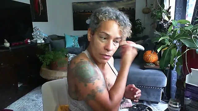 CeceilaMoon online show from November 23, 2025, 2:39 pm