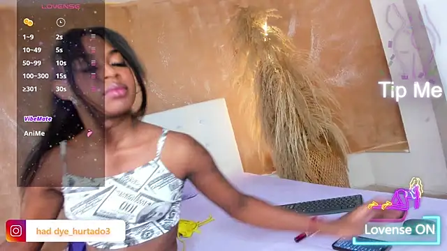 shenielxx online show from March 3, 2026, 1:17 pm