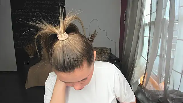 Snapshot of IsabellaBler chatting on February 18, 2026, 6:53 am IsabellaBler online show from February 18, 2026, 6:53 am