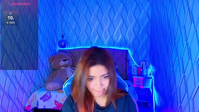 NicolleTaylor online show from October 16, 2025, 4:02 am